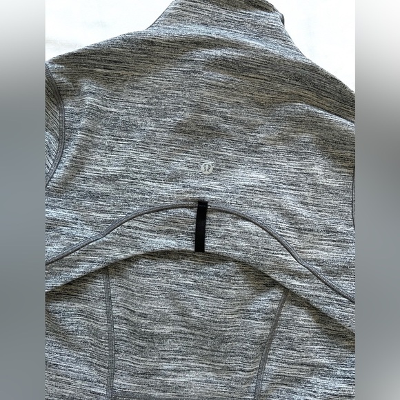Lululemon Gray Black Define Jacket Full Zip Gorpcore sport Gym Athletic 6 S - Picture 11 of 11